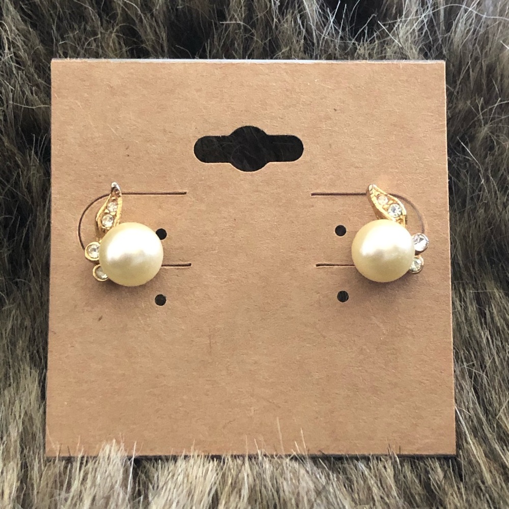 Vintage faux pearl rhinestone accent earrings